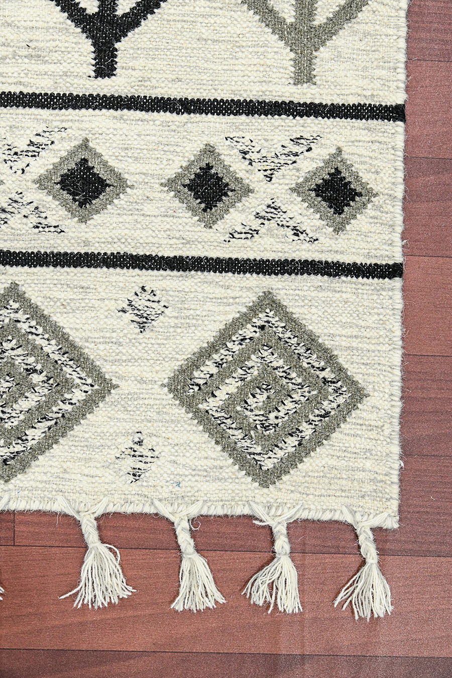 Artifacts IVORY Main Image