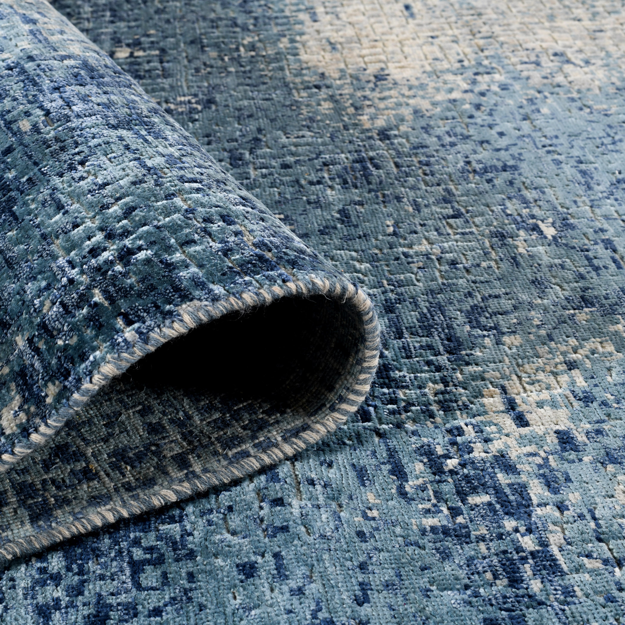 EMERALD-EME-99-WHITE ICE Main Image