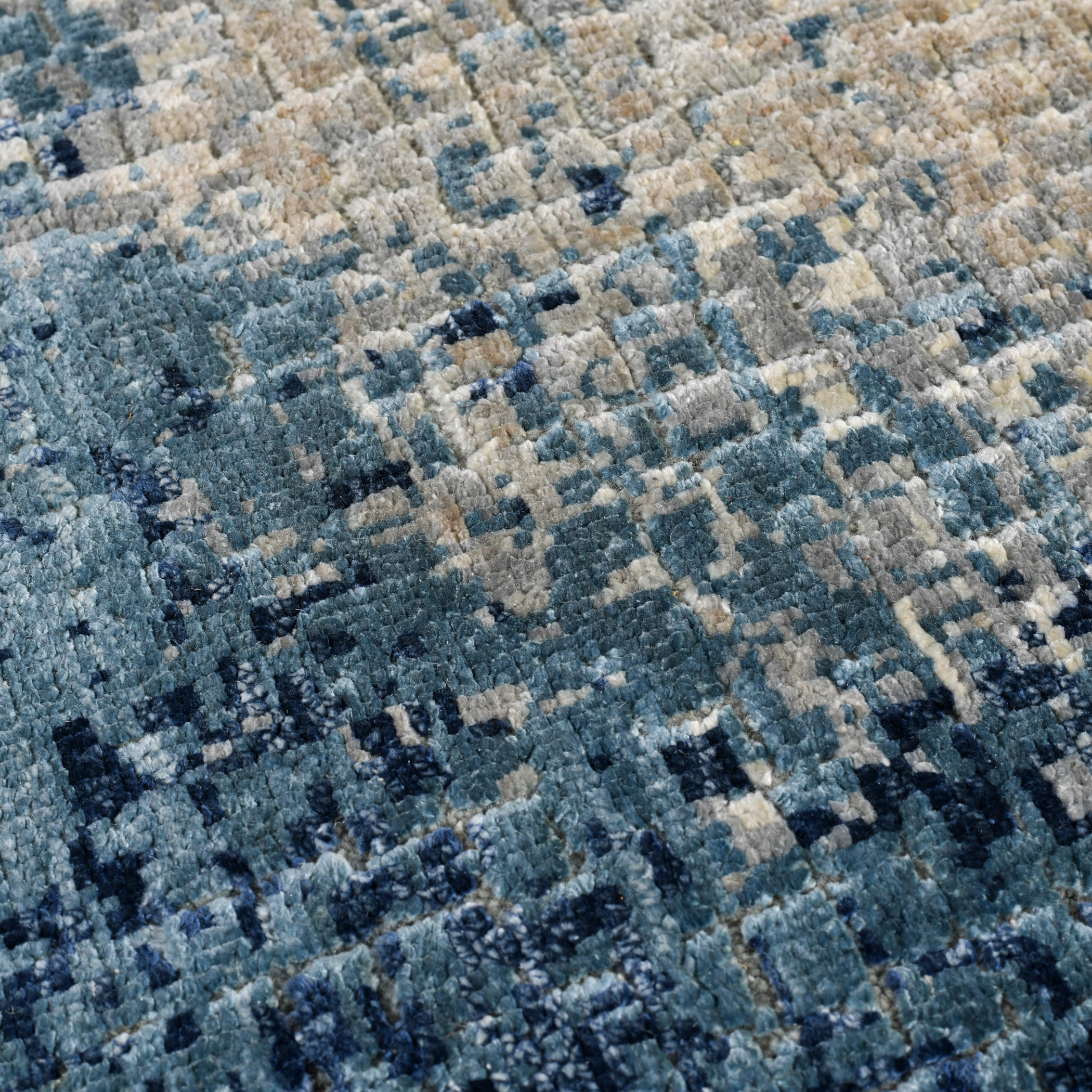 EMERALD-EME-99-WHITE ICE Main Image